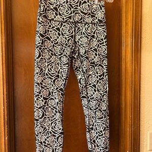 Lululemon Athletica Black and White Rose Pattern Leggings